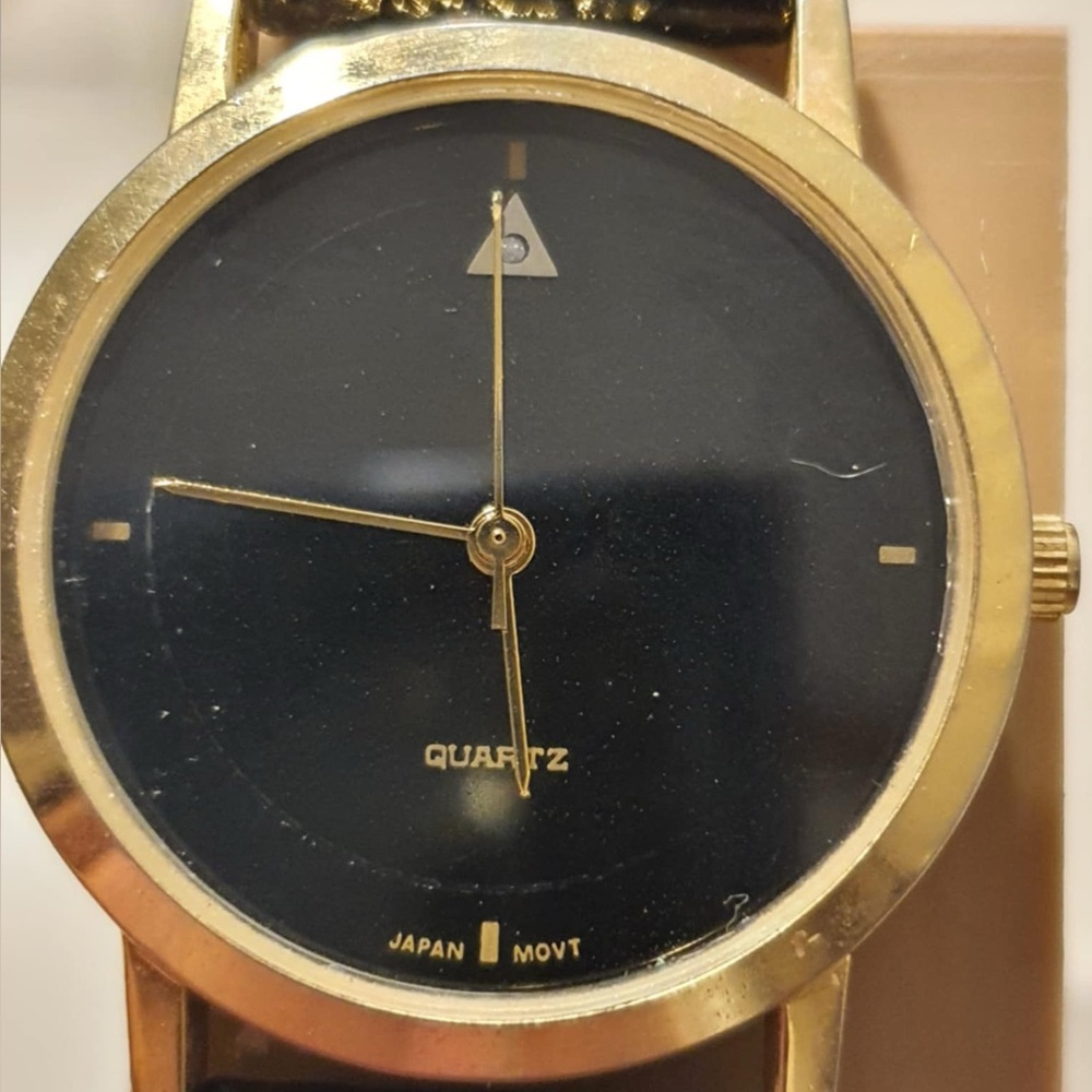 🦋10/$20🦋 Goldtone/Black Leather Women's Watch